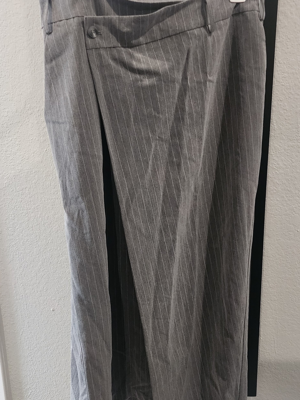 ASTR Women's Crossover Gray Pinstripe Midi Pencil Skirt